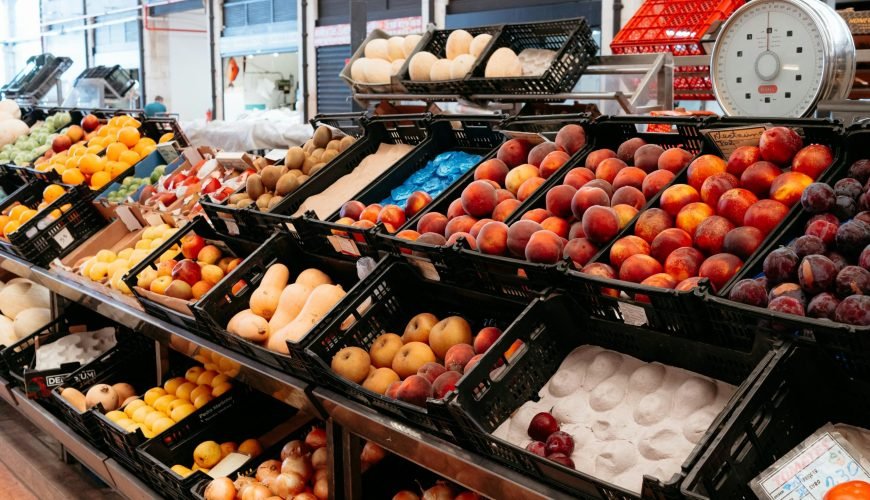 Check out the best, the cheapest and the most affordable supermarkets as well as fresh food markets in Lisbon recommended by locals.